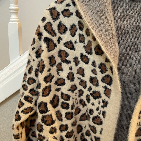 Anthropologie Michelle Nicole leopard pattern sweater. Size S - Picture 2 of 8